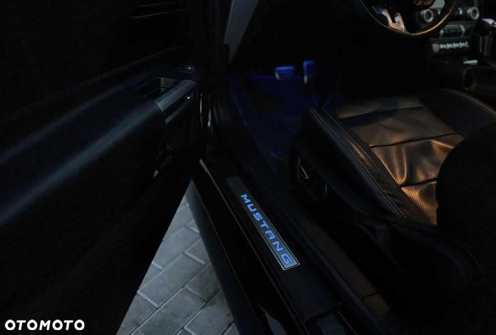 Ford Mustang - 12