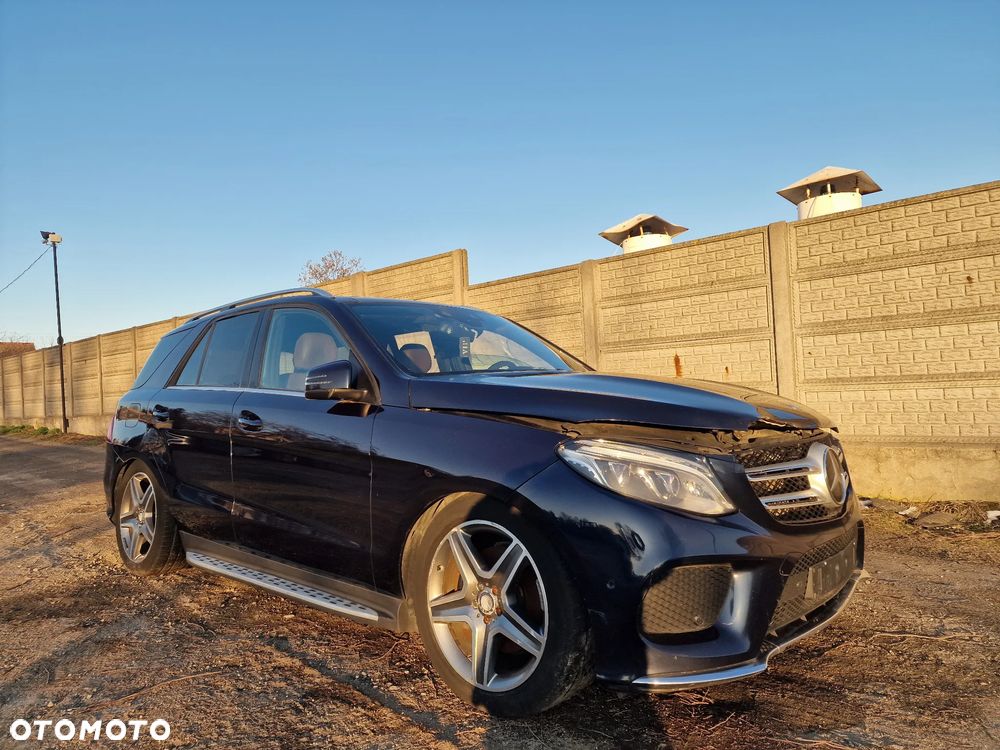 Mercedes-Benz GLE 350 d 4Matic 9G-TRONIC AMG Line - 31