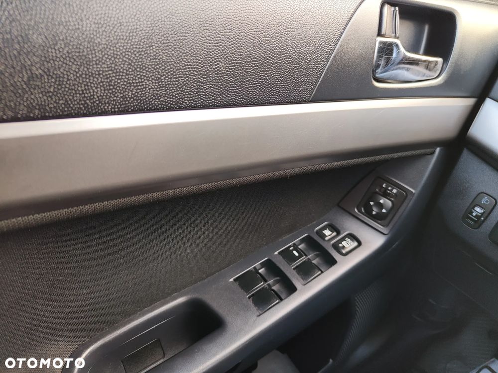 Mitsubishi Lancer 1.8 Intense - 14