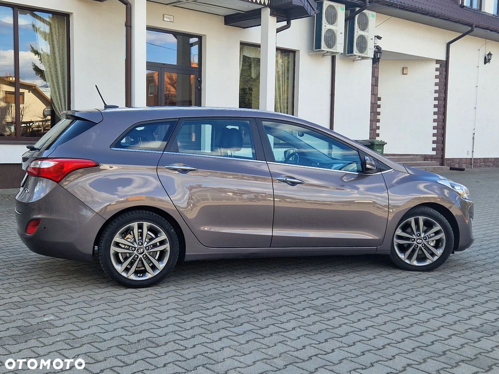 Hyundai i30 blue 1.6 GDI YES Gold - 2