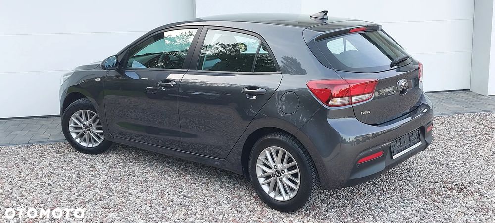 Kia Rio 1.2 Attract - 11