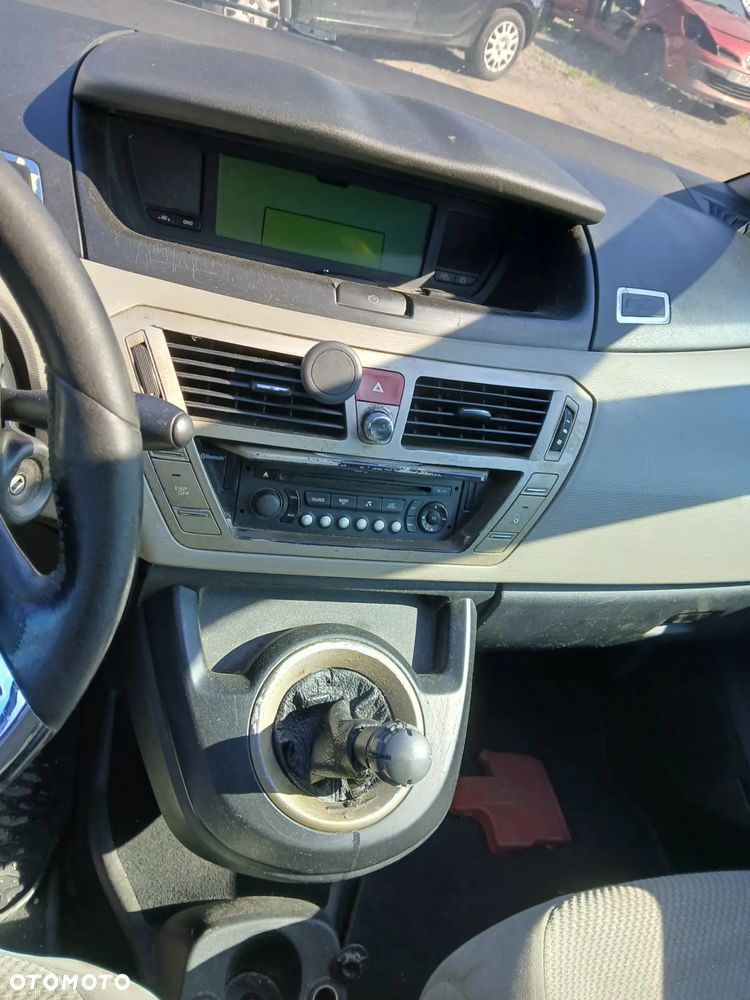 citroen C4 picasso EZWD fotel fotele kanapa deska kokpit podsufitka boczek boczki klamka - 5