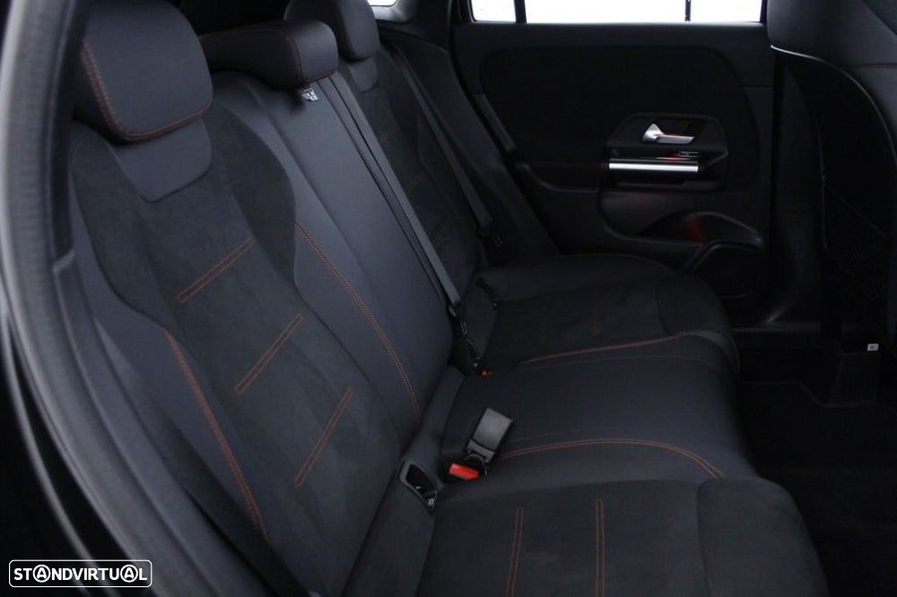 Mercedes-Benz GLA 180 d AMG Line - 16