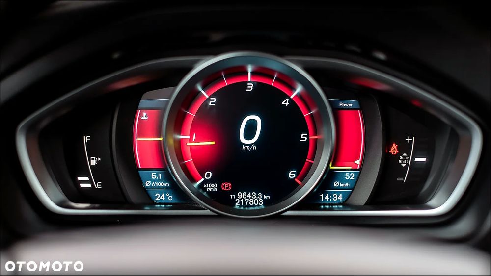 Volvo V40 Cross Country - 20