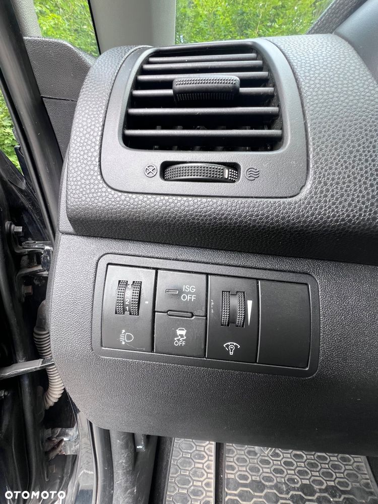 Kia Venga - 15