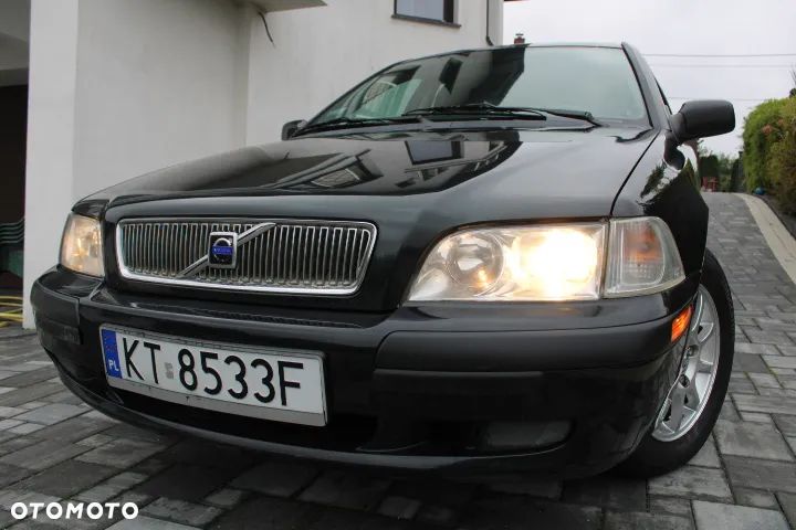 Volvo V40 1.8 - 12
