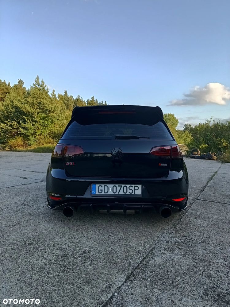 Volkswagen Golf - 5