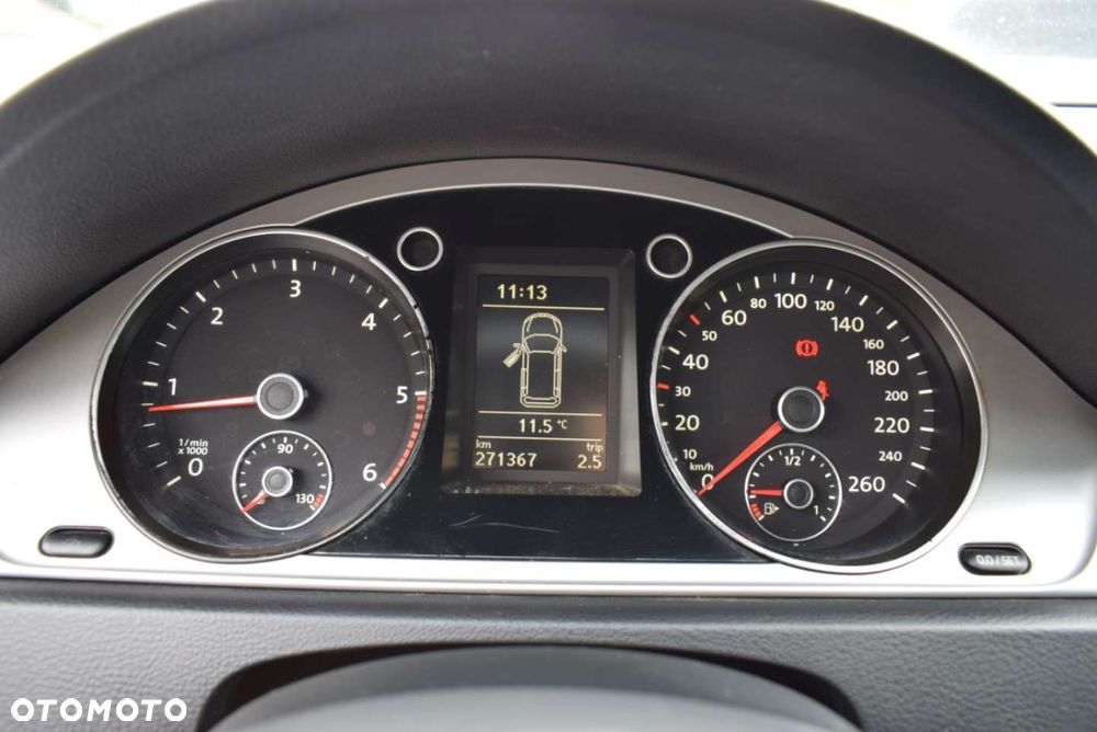Volkswagen Passat - 31