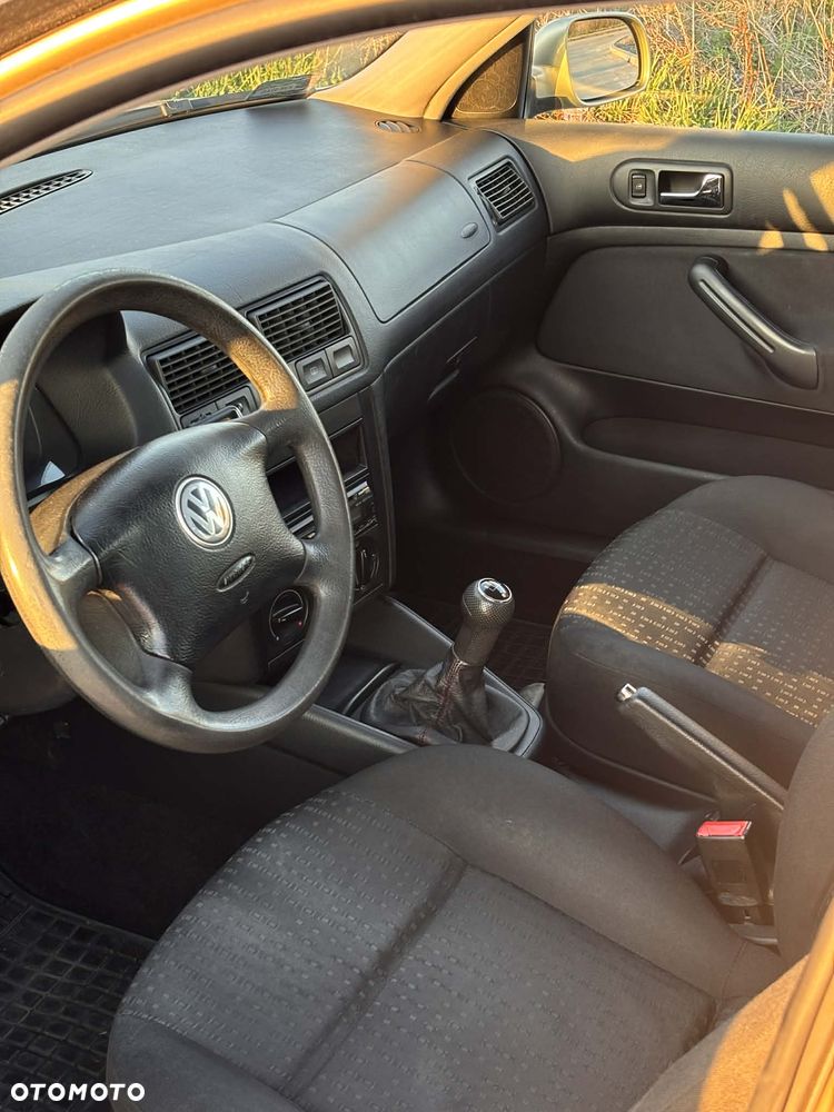 Volkswagen Golf 1.6 Q - 5