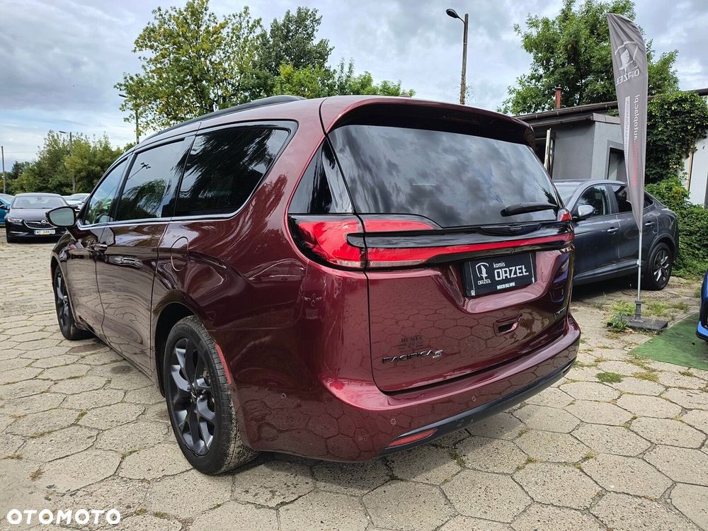 Chrysler Pacifica - 8