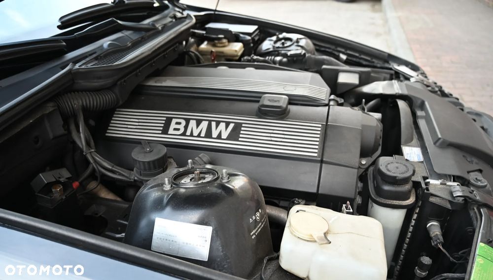 BMW Seria 3 - 36