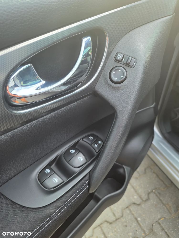 Nissan Qashqai 1.2 DIG-T N-Connecta EU6 - 13