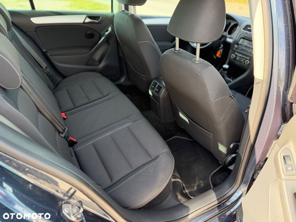 Volkswagen Golf - 6