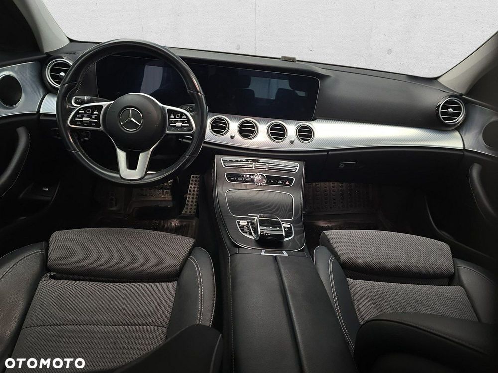 Mercedes-Benz Klasa E - 9