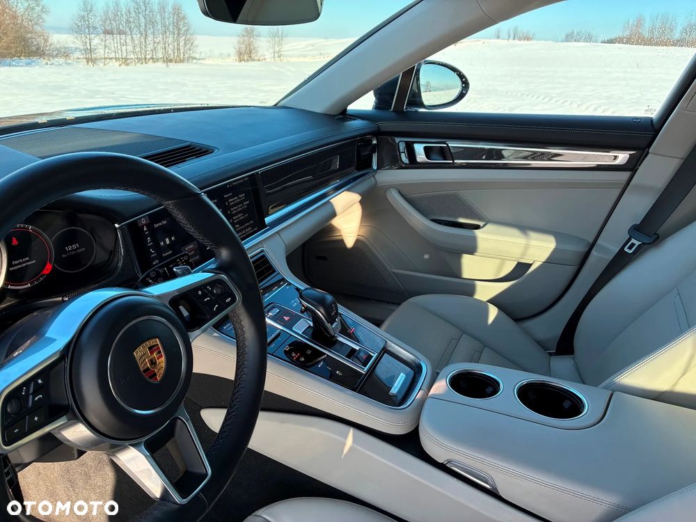 Porsche Panamera 4S - 12