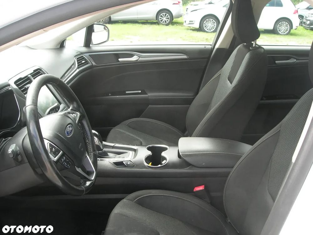 Ford Mondeo 2.0 Hybrid Trend - 13