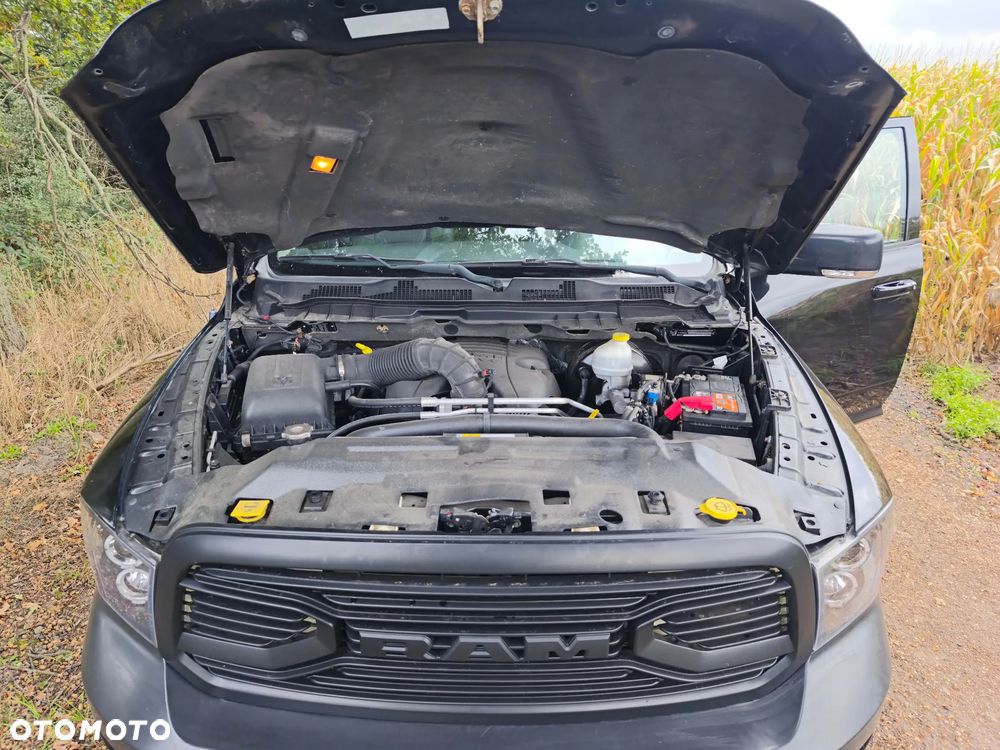 Dodge RAM 1500 5.7 4x4 - 17