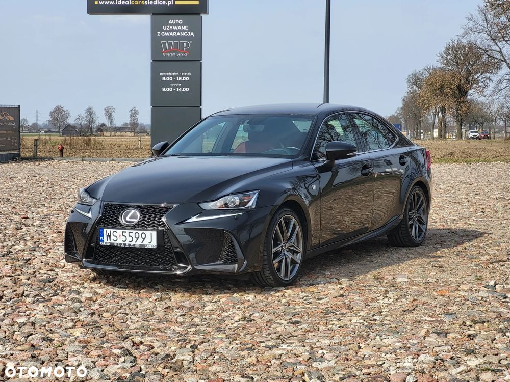 Lexus IS 200t / 300 F Sport - 1