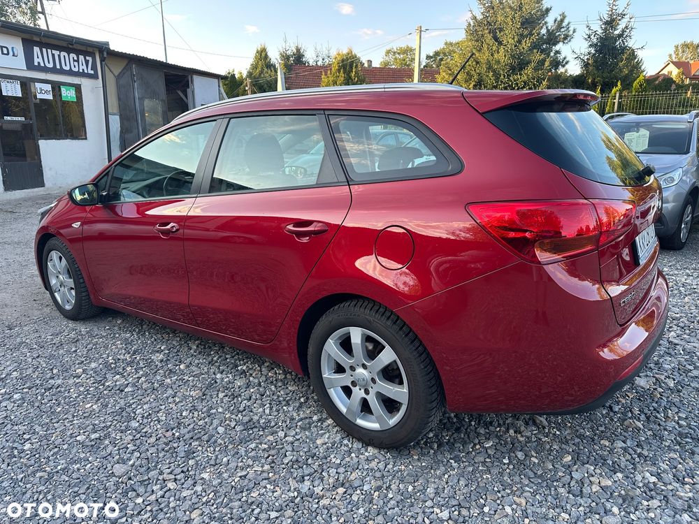 Kia Ceed 1.6 GDI Dream-Team Edition - 3