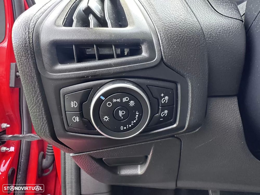 Ford Focus 1.5 TDCi Titanium ECOnetic - 29