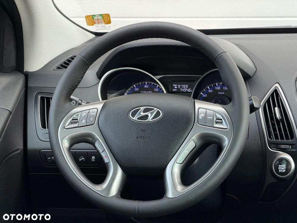 Hyundai ix35 1.6 2WD Fifa World Cup Edition - 32