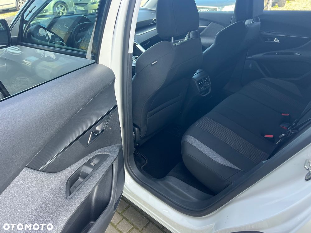Peugeot 3008 1.6 BlueHDi Allure S&S EAT6 - 17