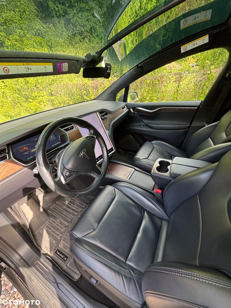 Tesla Model X - 6