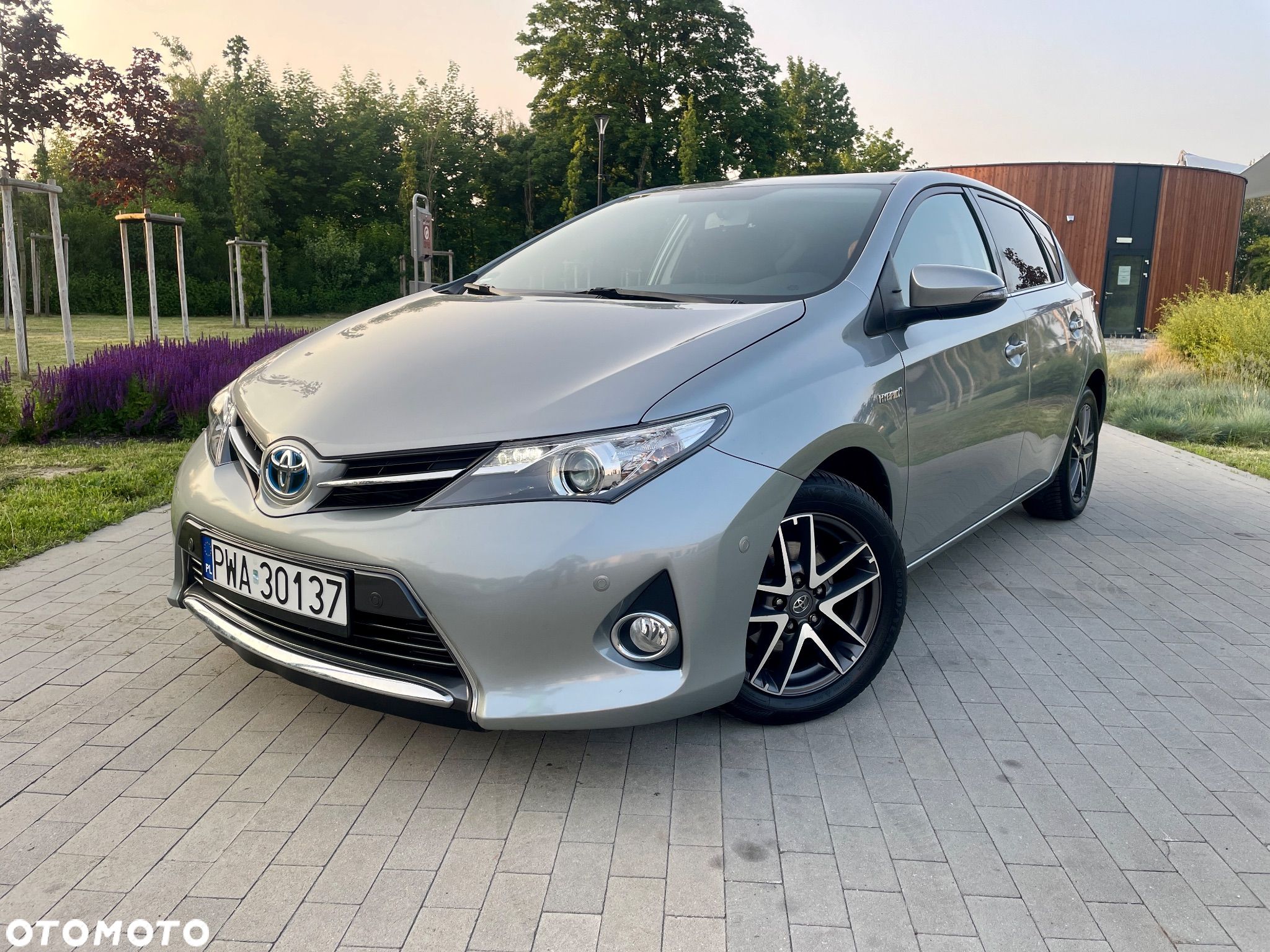 Toyota Auris 1.8 HSD Prestige - 1