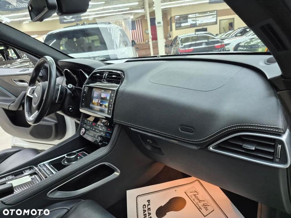 Jaguar F-Pace 2.0 i4D AWD R-Sport - 7
