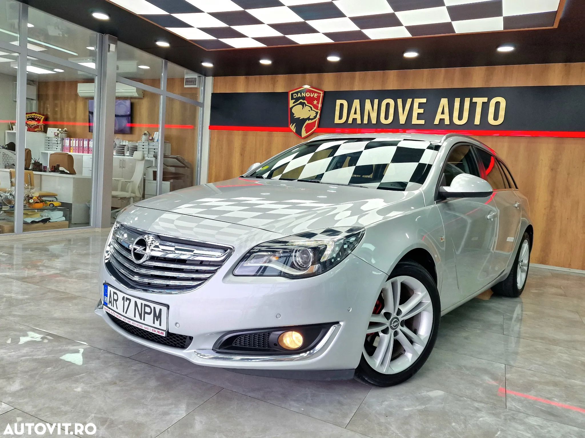 Opel Insignia - 1