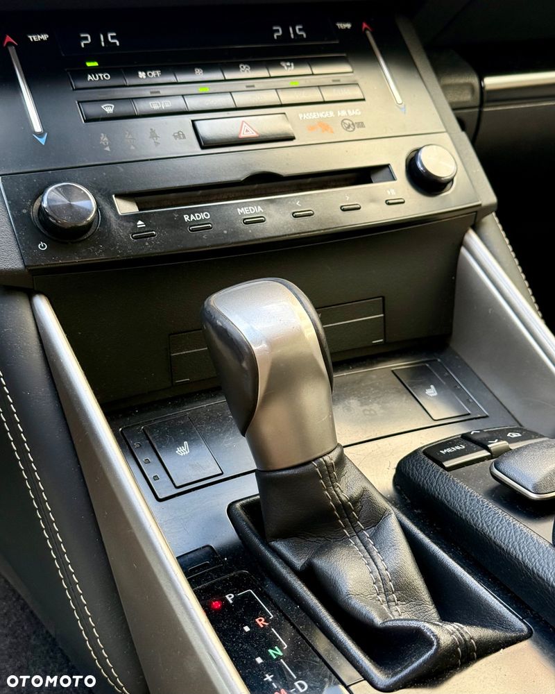 Lexus IS 250 Elegance - 17