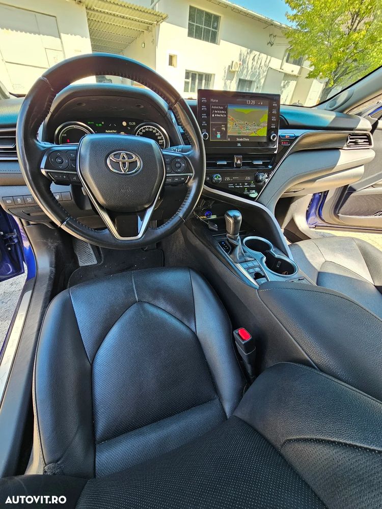 Toyota Camry 2.5 Hybrid Exclusive - 11