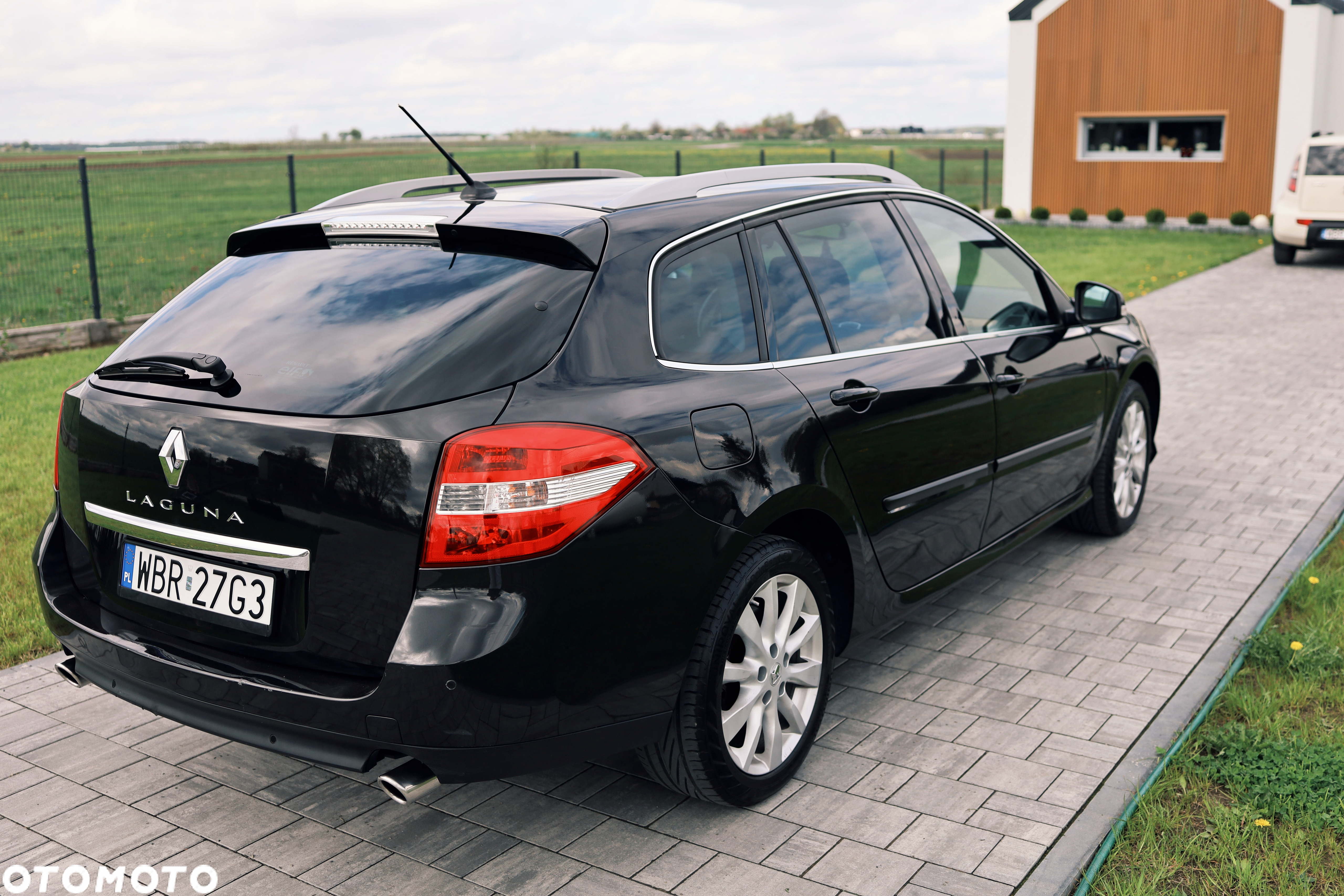 Renault Laguna 3.5 V6 Initiale - 8