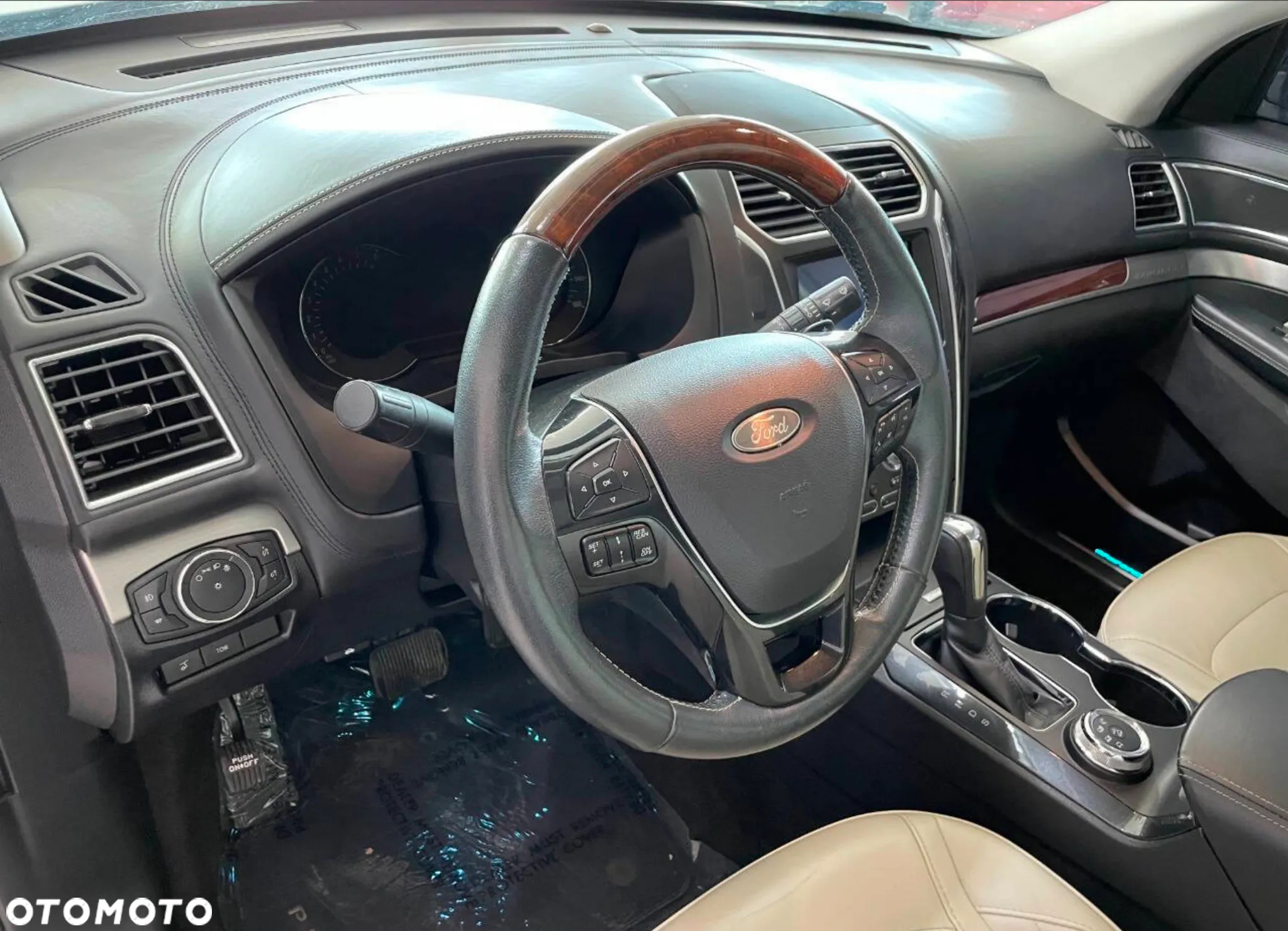Ford Explorer - 13