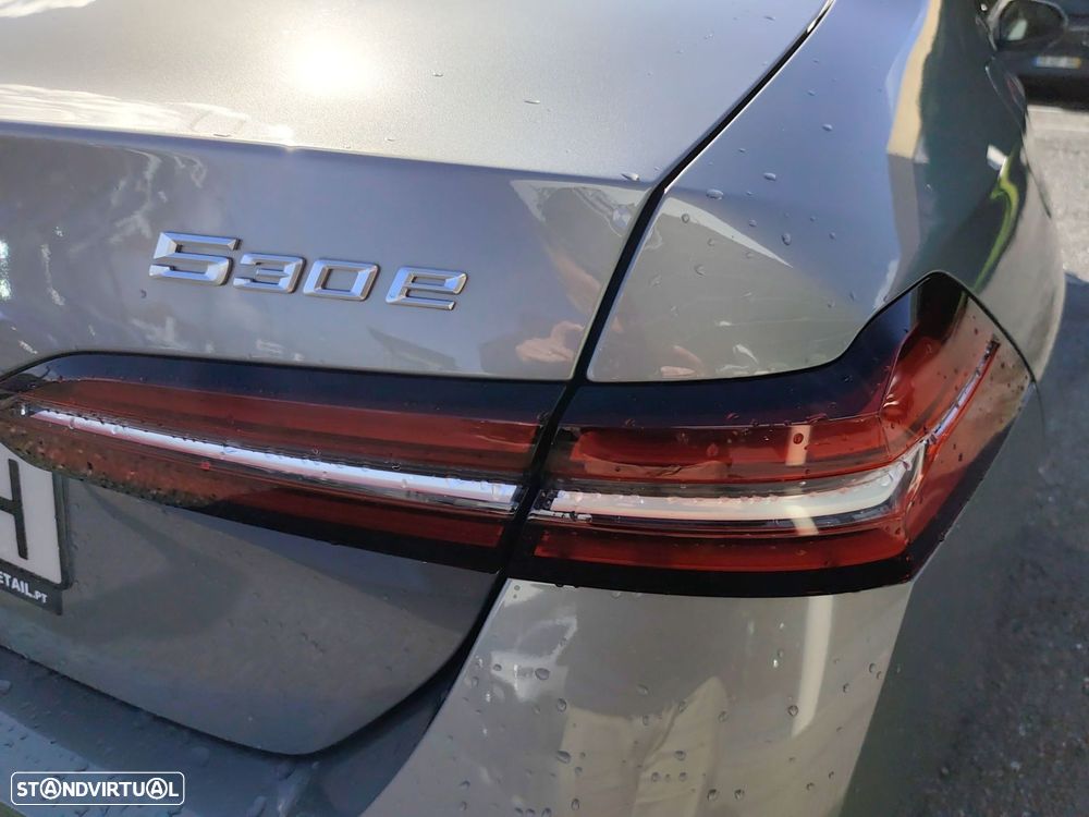 BMW 530 e Pack Desportivo M - 38