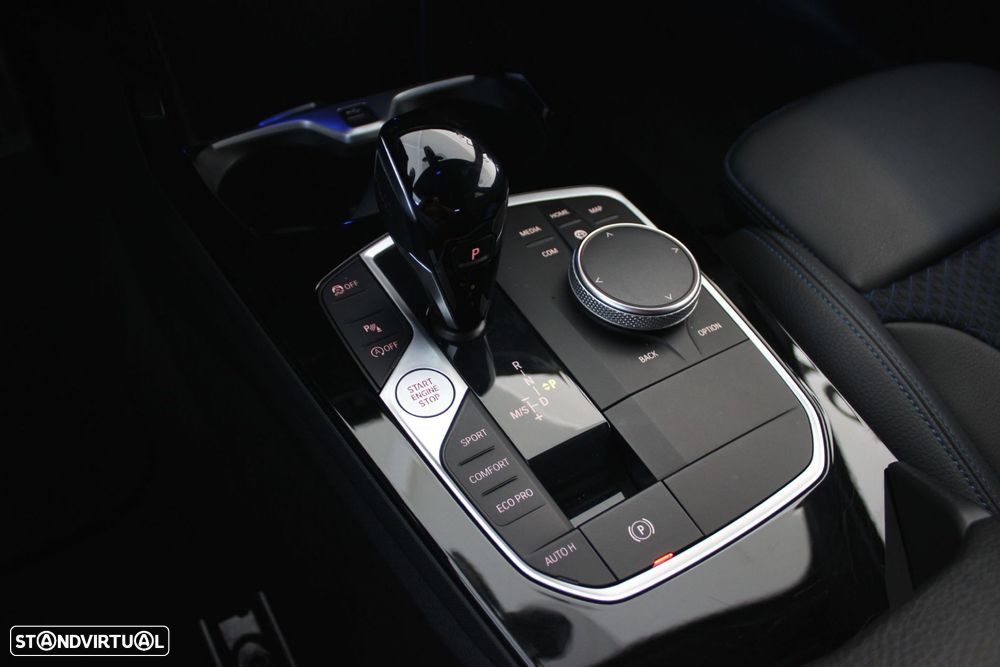 BMW 116 d Pack 50 anos M Auto - 23