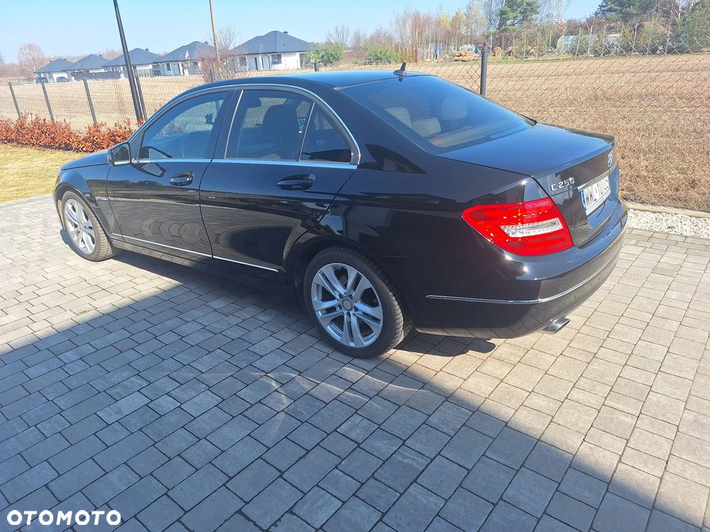 Mercedes-Benz Klasa C 250 CGI BlueEff Avantgarde - 3
