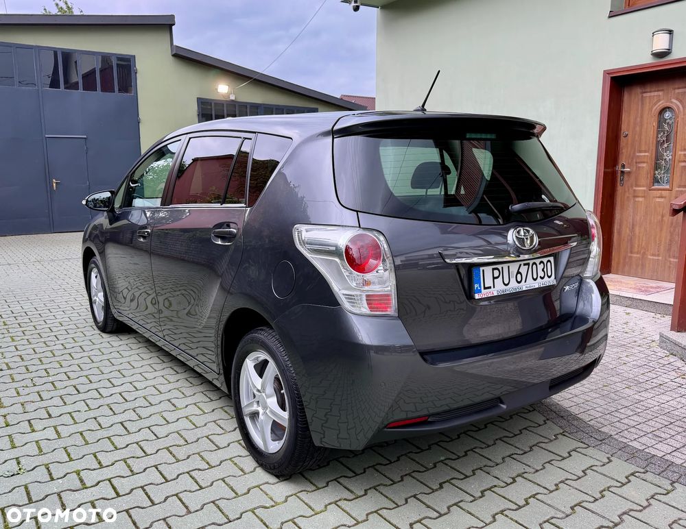 Toyota Verso 1.8 Premium 7os - 6