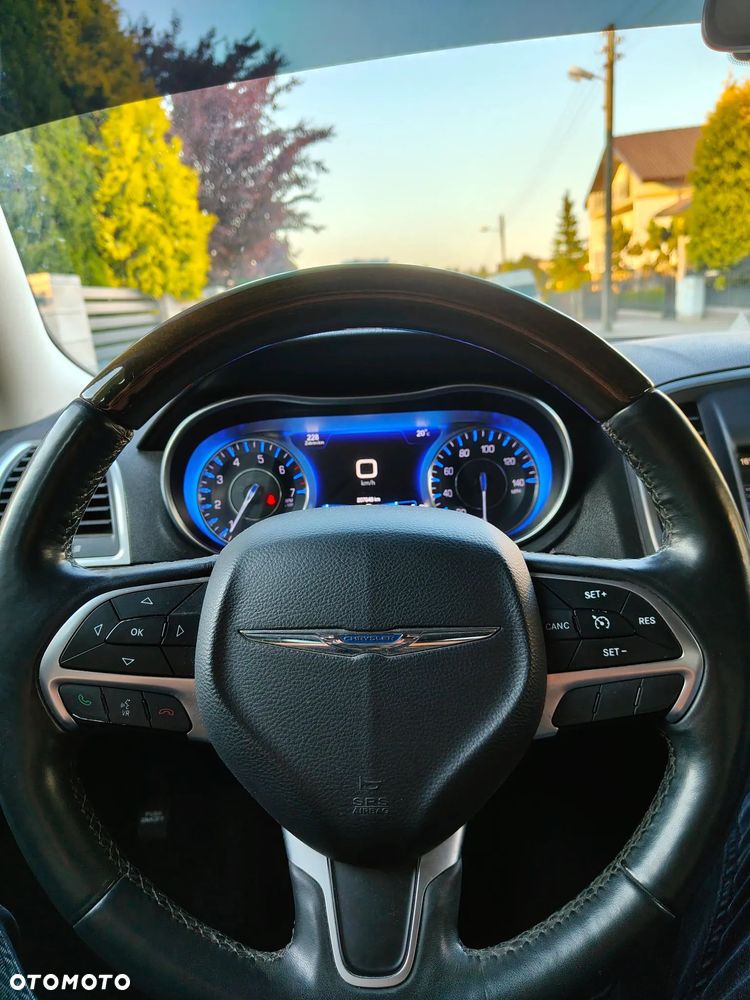 Chrysler 300C - 11
