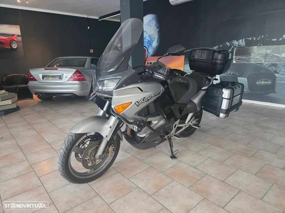 Honda Varadero 1000 TOP CASE E MALAS GIVI BOM ESTADO ACEITO RETOMA - 1