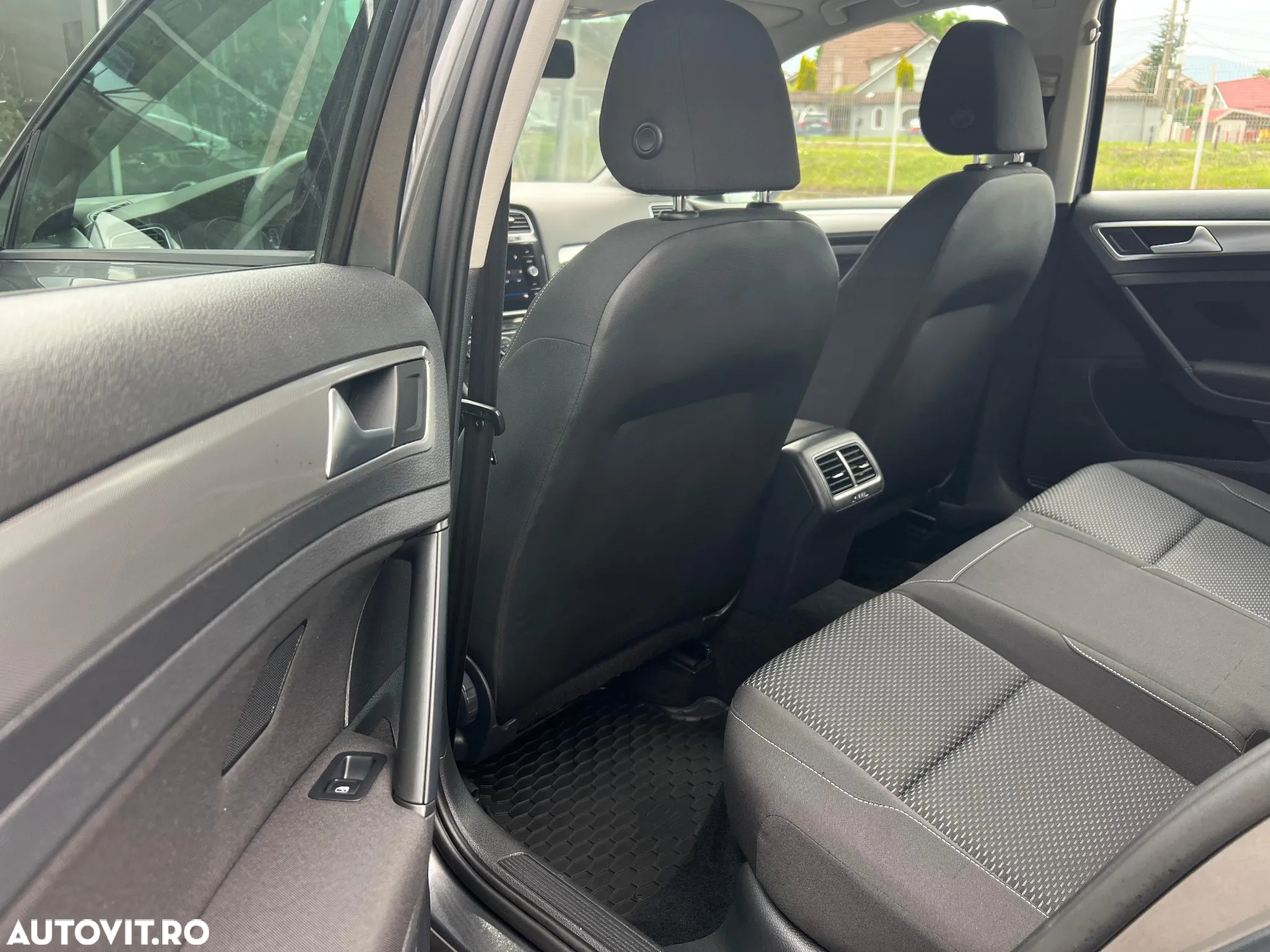 Volkswagen Golf 1.6 TDI Comfortline - 5