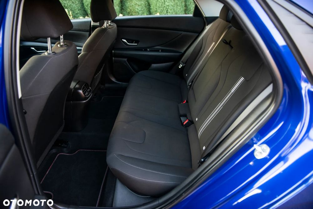 Hyundai Elantra 1.6 Executive - 30