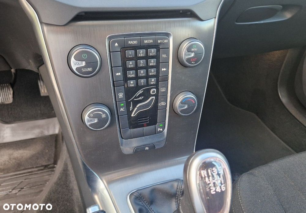 Volvo V40 T2 You - 24