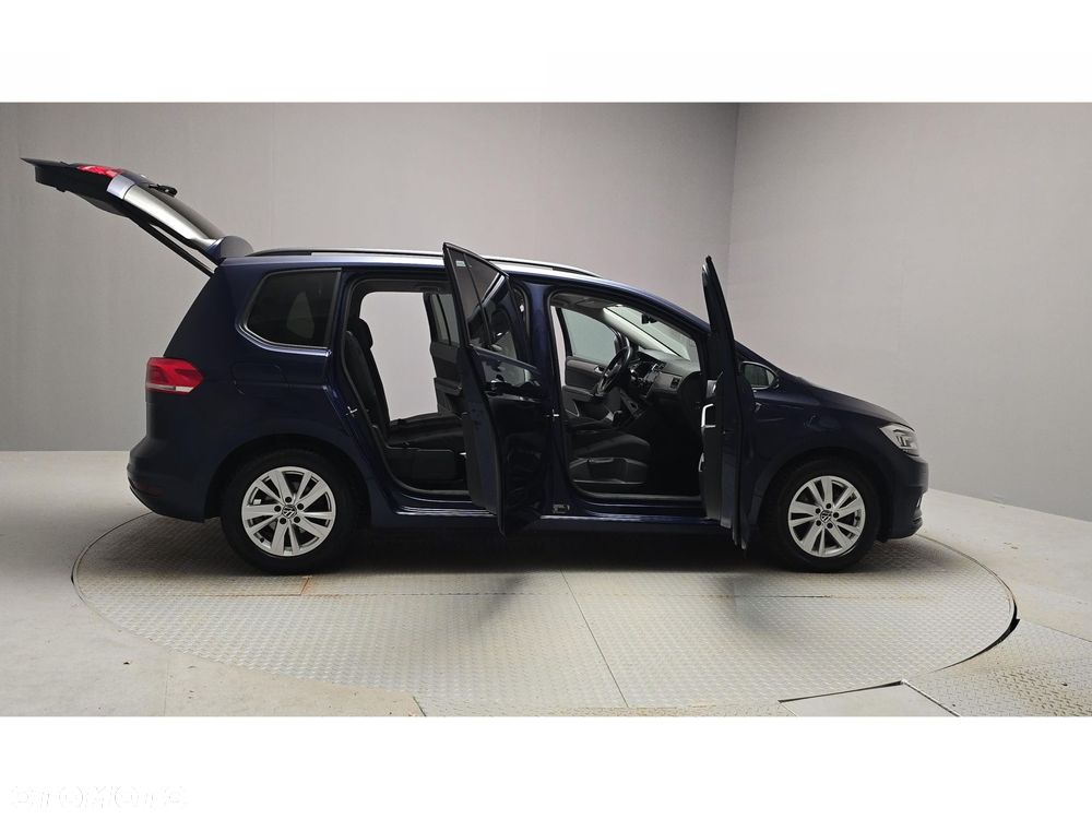 Volkswagen Touran - 13