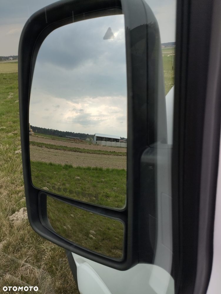 Mercedes-Benz Sprinter - 9