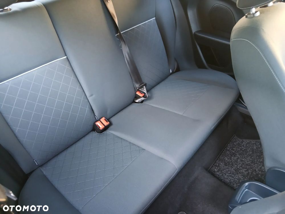 Ford Fiesta 1.25 Ambiente - 24