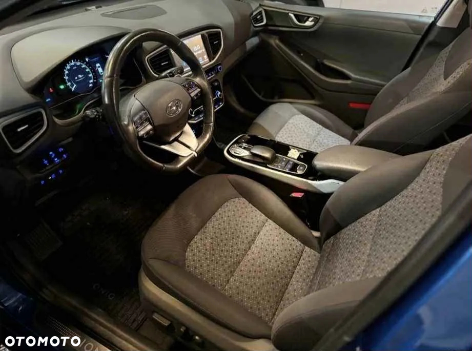 Hyundai IONIQ - 7