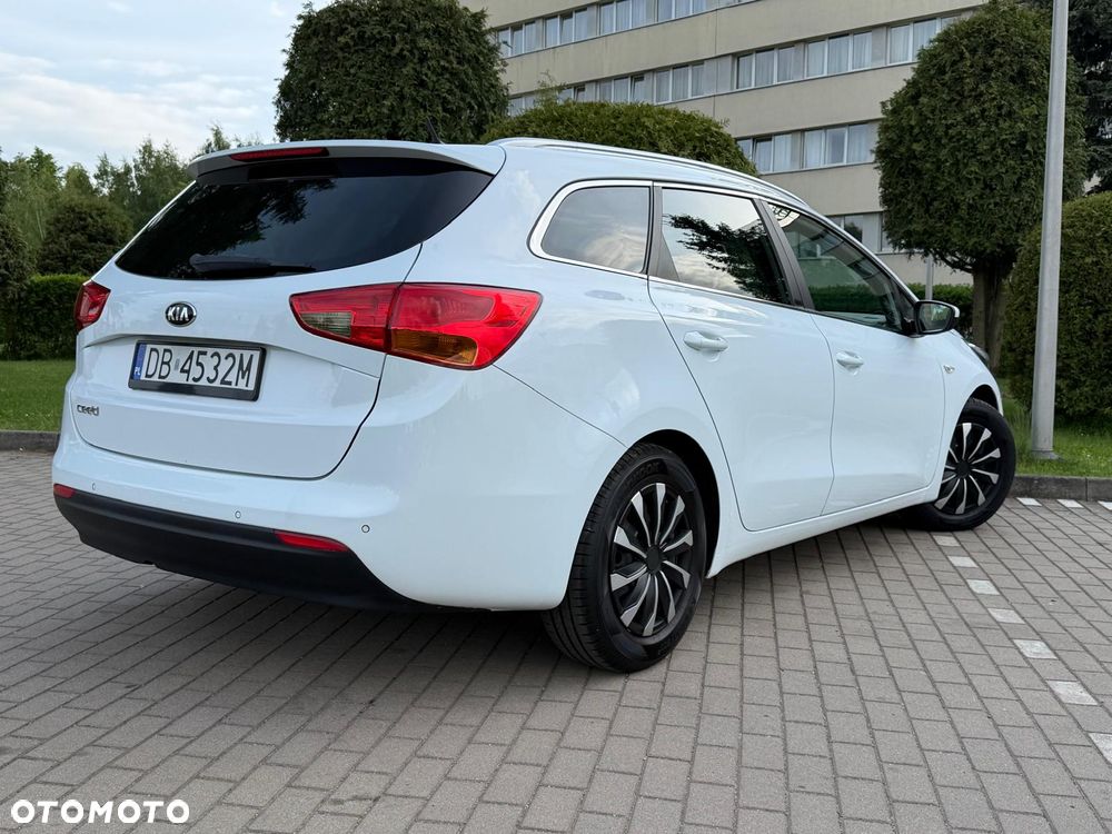 Kia Ceed 1.6 GDI Fifa World Cup Edition - 18