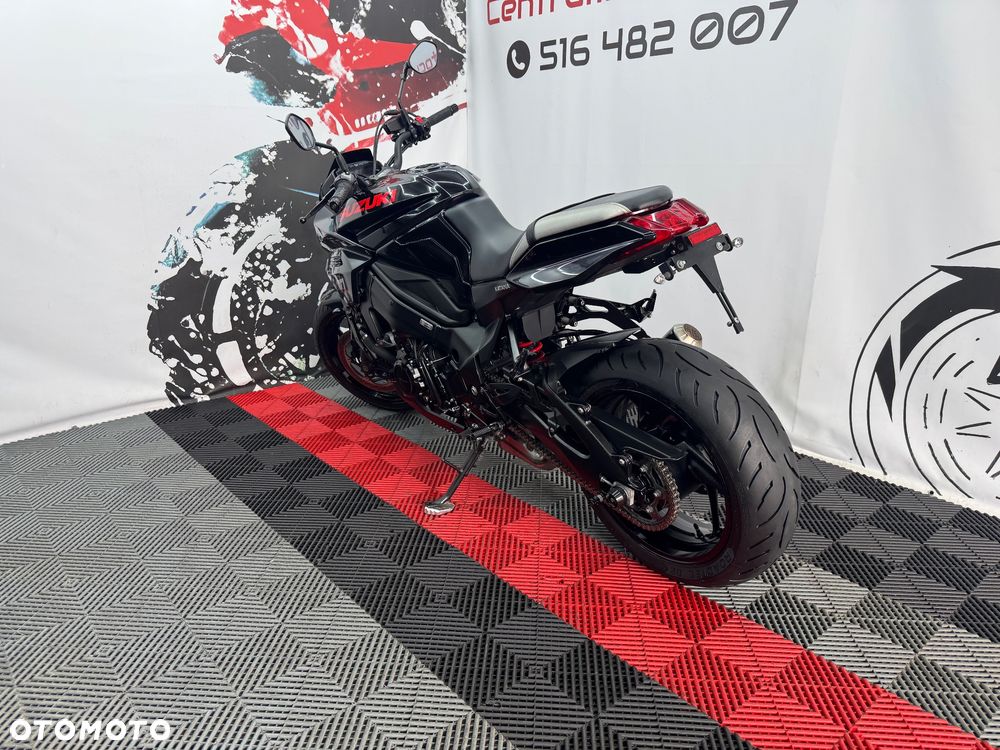 Suzuki GSX - 6