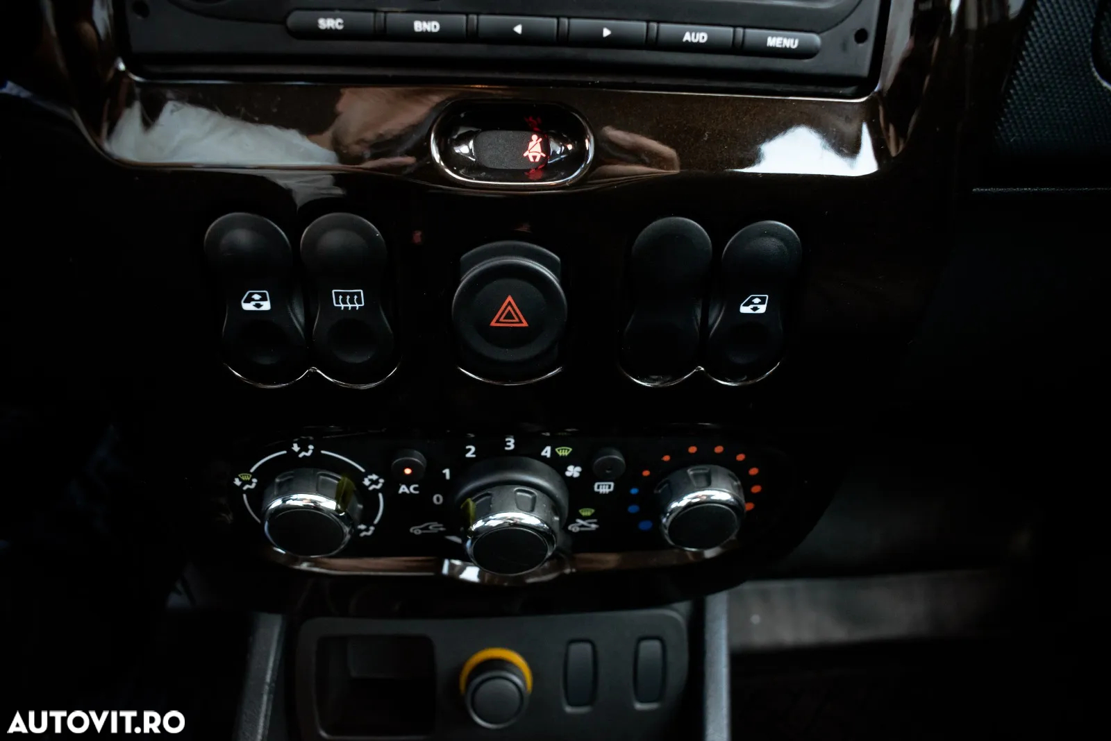 Dacia Duster 1.6 4x2 Laureate - 24